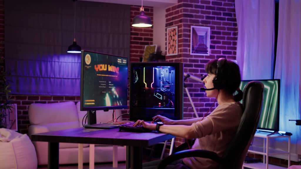 How E-sports Makes Billions and How You Can Go Pro